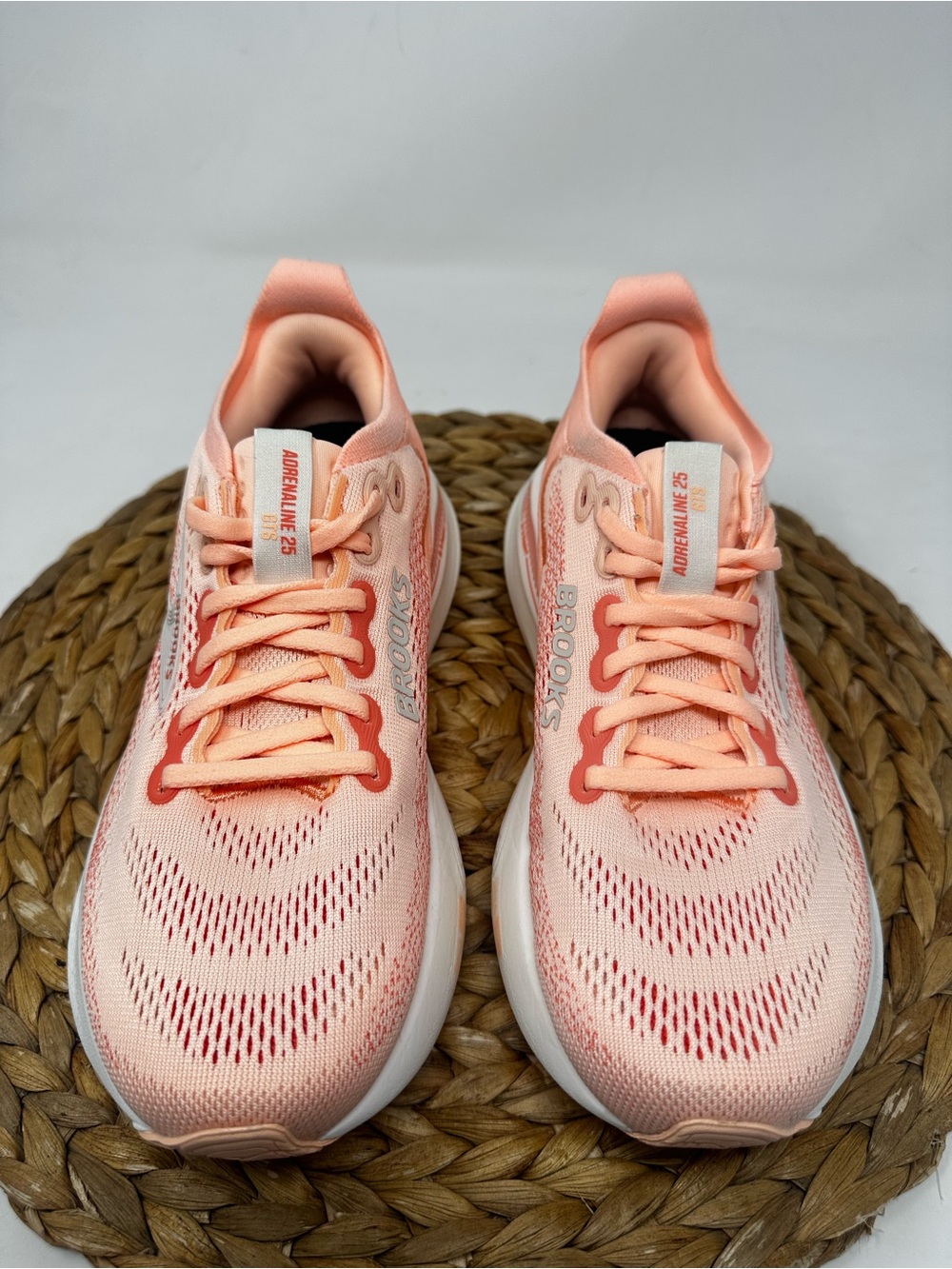 BROOKS Adrenaline GTS 25 Running Shoes Peach Echo Coconut Size 6.5 Women's - Picture 6 of 9